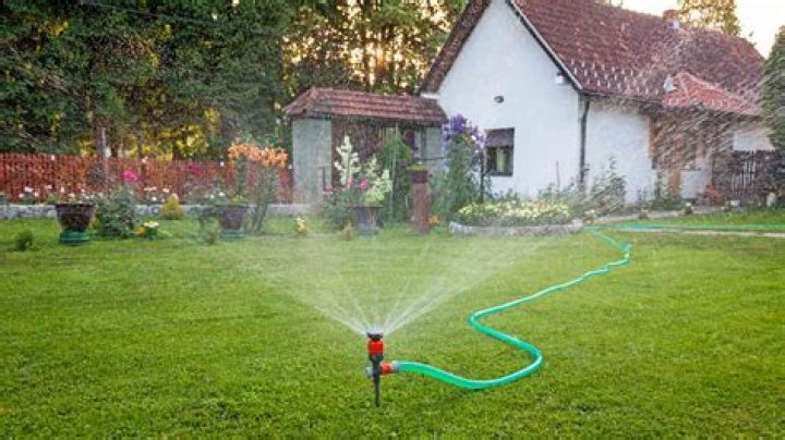 Does a sprinkler use a lot of water?