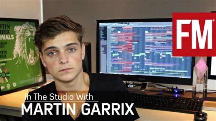 What laptop does Martin garrix use?